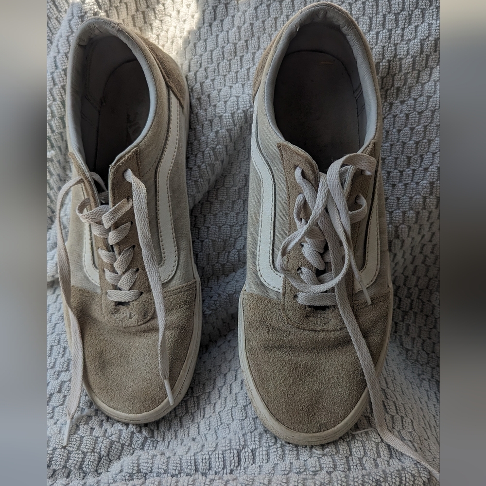 Women’s 9 Low Top Vans Old Skool Grey Shoes